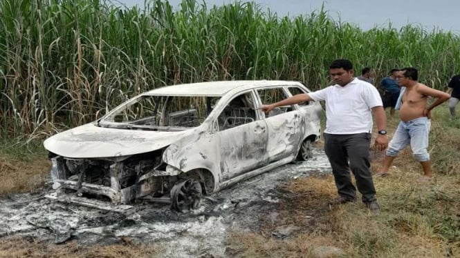 Mobil Pria Beristri di Langkat Terbakar oleh Selingkuhan di Kebun Tebu setelah Cekcok Mulut