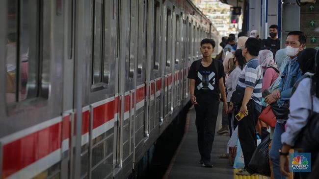 Apakah Harga Tiket Kereta Commuter Line 2023 Mengalami Kenaikan? Cek di Sini!