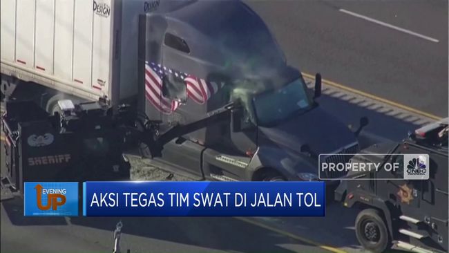 Tim SWAT Melakukan Pengepungan untuk Menangkap Pengemudi Bandel