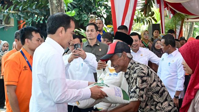 Siapa yang Mendapatkan Bagian dari Bansos Rp 476 T yang Diberikan oleh Jokowi di Tahun 2023?