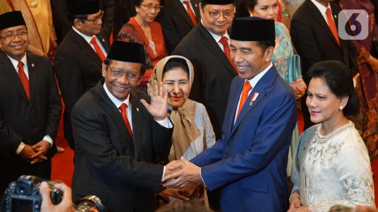 Kabinet Sangat Solid, Jokowi Bahas Mahfud Mundur dari Menko Polhukam