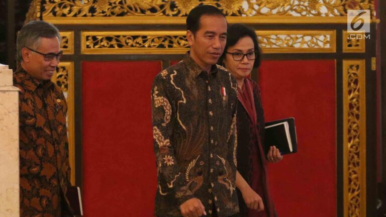 Sri Mulyani Berbicara dengan Jokowi di Istana Siang Ini, Bahas Isu Apa?