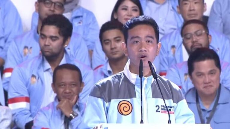 Gibran Menanggapi Kritik Intelektual dari Berbagai Universitas Terhadap Jokowi