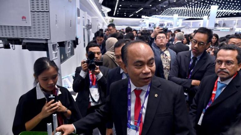 Menkominfo Budi Arie Setiadi Berharap Indonesia Berpartisipasi di MWC 2024 di Barcelona