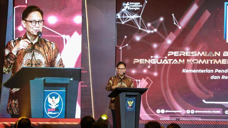 Pelayanan Publik Digital Mempermudah Urusan STR dan SIP