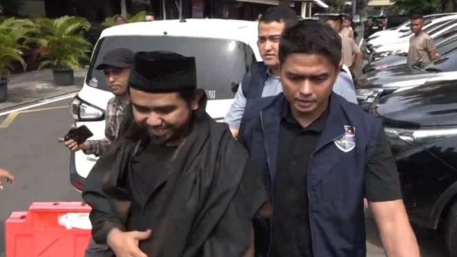 Polisi Memastikan Gus Samsudin sebagai Otak di Balik Video Aliran Sesat yang Mencabut Izin Boleh Tukar Pasangan