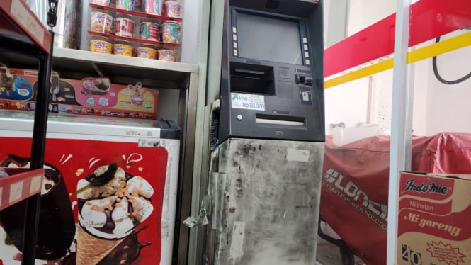 Masukan uang Rp 85 juta dari Mesin ATM Minimarket di Sawangan raib