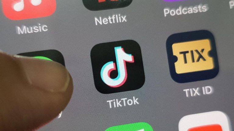 Bagaimakan Nasib TikTok Setelah Presiden AS Joe Biden Menandatangani Aturan Larangan?