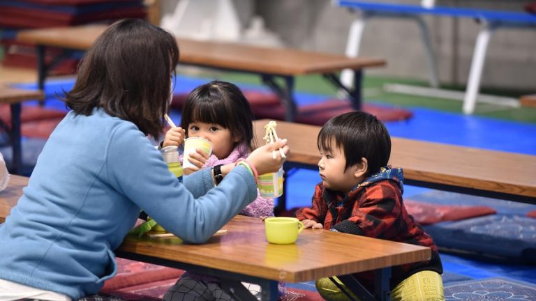 Dokter Menjelaskan Bahwa Tantrum pada Anak Tidak Berhubungan dengan Makanan, Tidak Ada Bukti Penelitiannya.