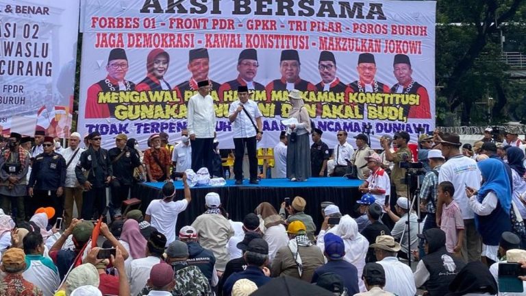 Anggota Timnas Anies-Cak Imin Berpartisipasi dalam Demo di Dekat MK, Meminta Hakim untuk Melaksanakan Tugas dengan Adil