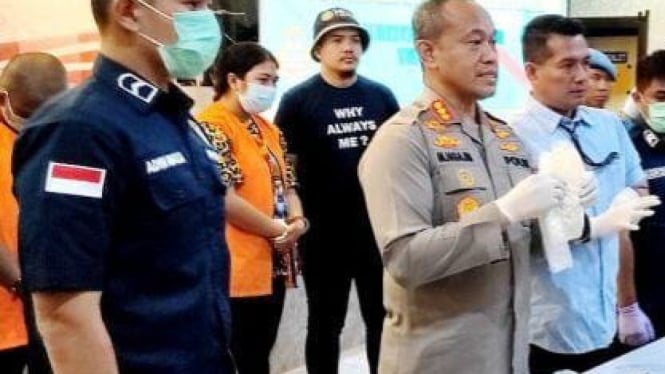 Polisi di Makassar Menggagalkan Peredaran Narkoba Jenis Baru Bernilai Miliaran Berat 20 Kg