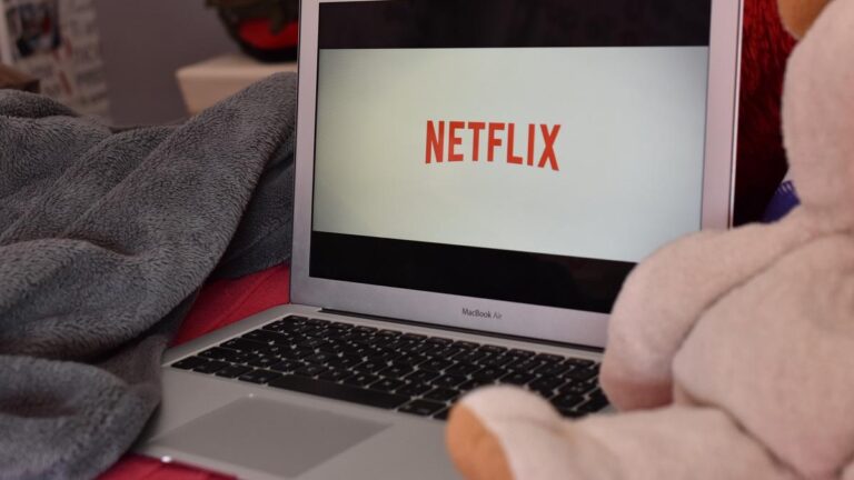 Top 3 Tekno: Cara Menikmati Film di Netflix Tanpa Koneksi Internet yang Menarik