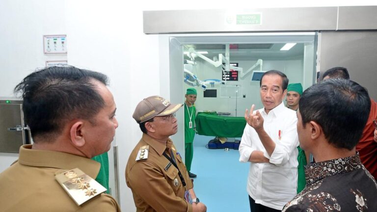 Jokowi Puas Setelah Meninjau RSUD Rupit Sumsel, Mengakui Kualitas Dokter Spesialis Memadai