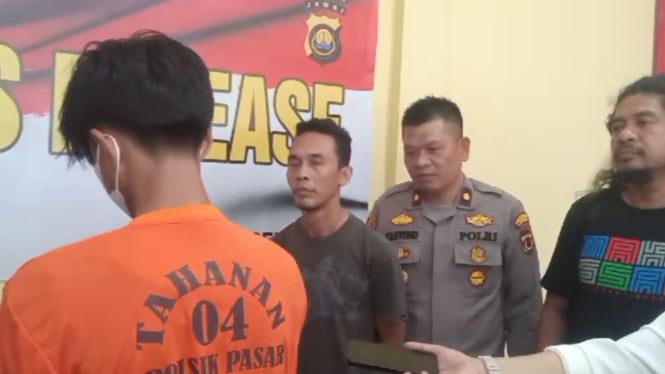 Pria di Jambi Membunuh Teman Kerjanya dengan 21 Tusukan Pisau