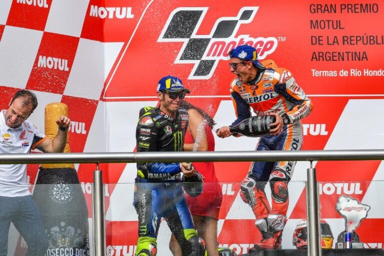 Mengungkap Strategi Valentino Rossi untuk Mengalahkan Marc Marquez di MotoGP: Okezone Sports