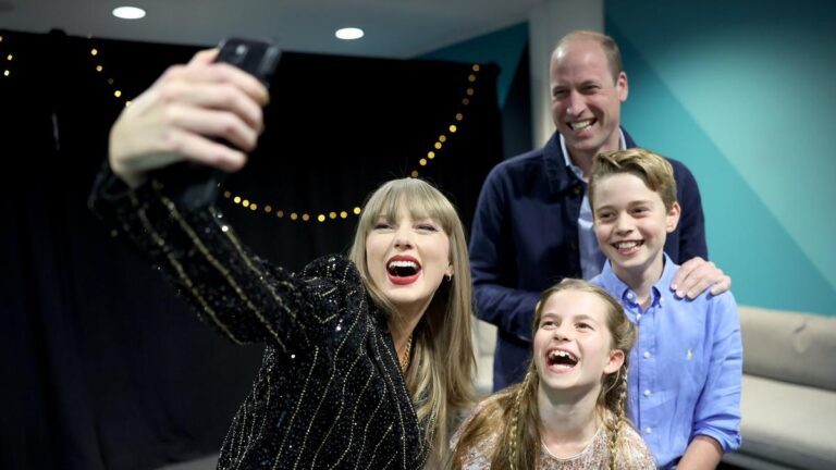 Pangeran William Menikmati Persembahan Musik Taylor Swift sambil Bergoyang, George dan Charlotte Turut Serta