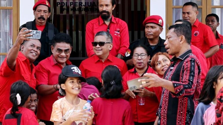 PDIP Hasto Conveys Megawati’s Message to Cadres: The Bull May Be Injured, But Must Endure