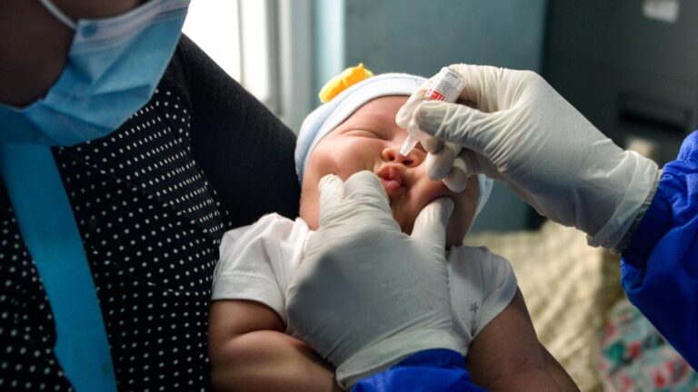 Vaksinasi Polio di Hari Anak Nasional 2024 Melindungi Anak-anak dari Penyakit Berbahaya