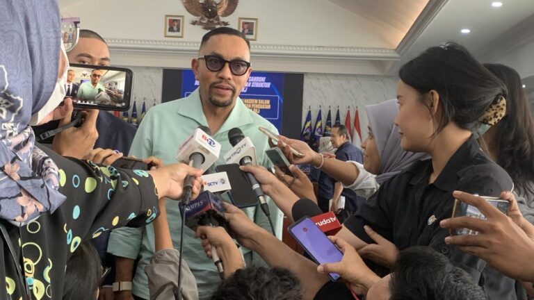 DPR Sahroni: KPK Dipersilakan Berkomunikasi dengan Polri dan Kejagung