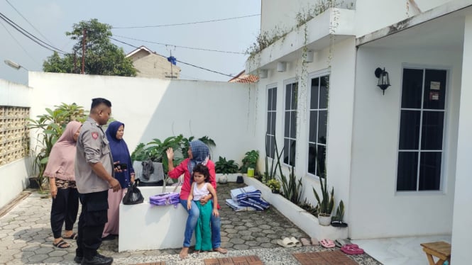 Maling Terkepergok Bobol Rumah Warga Siang Bolong di Bogor dan Panik Acungkan Golok