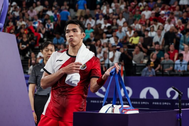 Jonatan Christie Menorehkan Sejarah Buruk setelah Gagal Melaju dari Fase Grup Olimpiade Paris 2024 : Okezone Sports