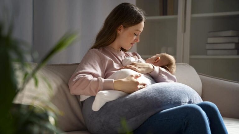 ASI Eksklusif Menjadi Solusi Terbaik untuk Mencegah Stunting pada Bayi karena Kaya Nutrisi dari Air Susu Ibu