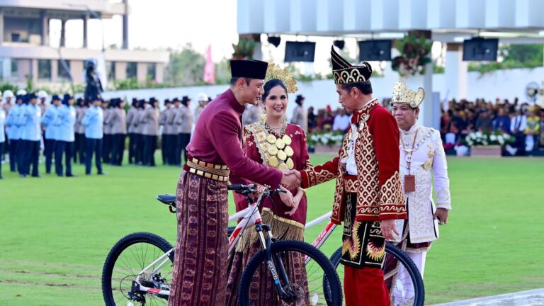 Kisah AHY Memenangkan Sepeda dari Jokowi Setelah Menang Kontes Pakaian Adat Terbaik pada HUT RI