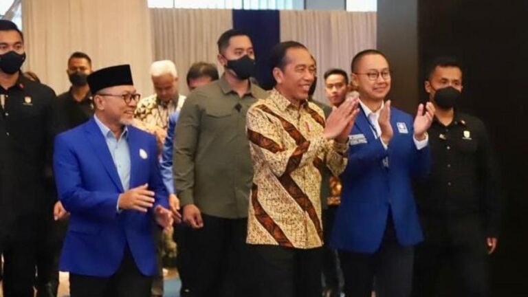 Prabowo Tetap Dukung, Jokowi Minta Gerindra Beri Lebih Jatah Menteri untuk PAN