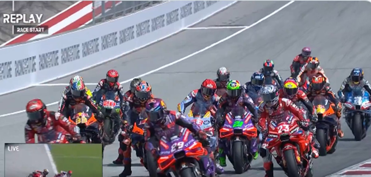 hasil-race-motogp-austria-2024-aksi-gila-marc-marquez-naik-9-posisi-usai-disenggol-franco-morbidelli-francesco-bagnaia-menang-GFtiNKckts.jpg