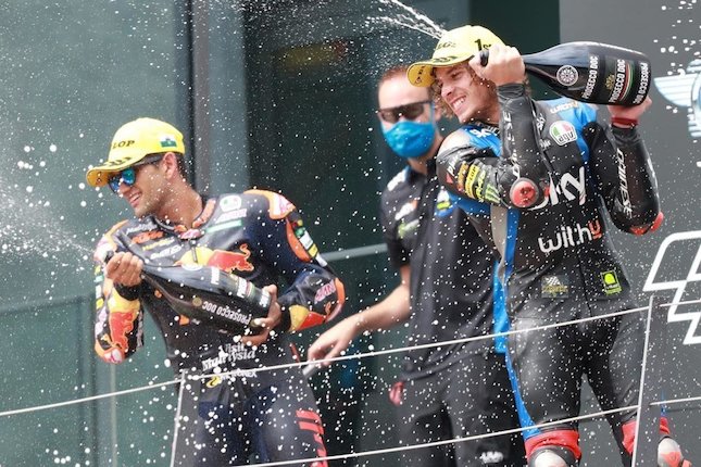 Marco Bezzecchi Mengaku Tidak Akrab dengan Jorge Martin Meskipun Akan Bersama-sama di Tim Aprilia di MotoGP 2025 : Okezone Sports