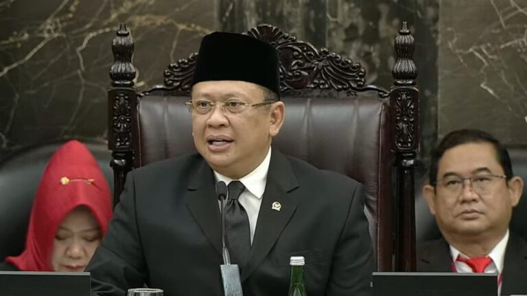 Bamsoet Bawa Pantun tentang Pohon Beringin saat Buka Paripurna Akhir Jabatan MPR dipengaruhi Badai