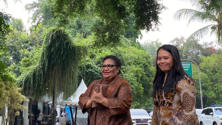 Ribka Haluk Bersilaturahmi ke Rumah Prabowo Kemudian Dikunjungi oleh Dudy Purwagandhi dan Wahyu Sakti Trenggono