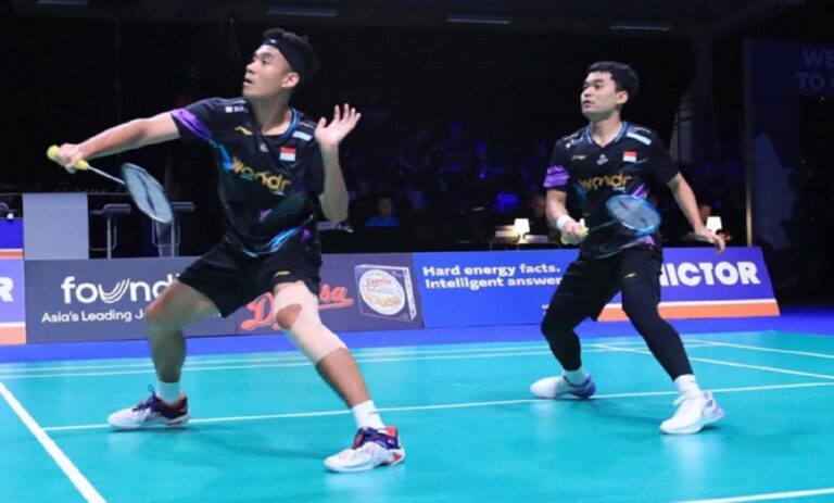 Leo Rolly Bagas Maulana Mengalahkan Ganda Skotlandia dengan Perjuangan di Babak Pertama Denmark Open 2024 menurut Okezone Sports