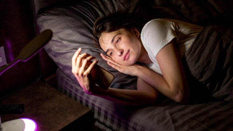 Kenali Bahaya Tersembunyi dari Kebiasaan Membiarkan Sleep Call Berguna