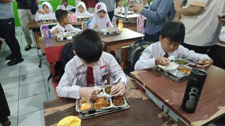 Cara Mencegah Keracunan Makanan di Program MBG: Pentingnya Pengetatan Keamanan Pangan