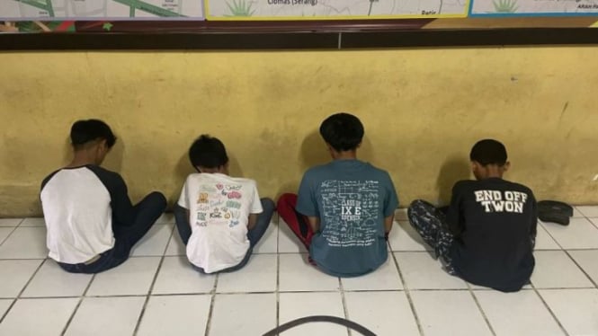 4 ABG Diciduk Polisi atas Tawuran Pakai Parang dan Celurit