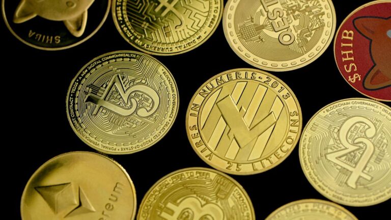 Update Harga Kripto Hari Ini 13 Mei 2025: Bitcoin Turun Sedikit, XRP Menguat