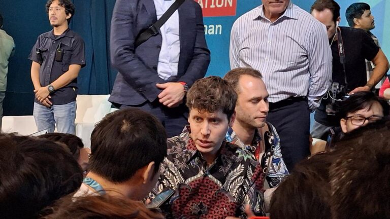 OpenAI Platform Media Sosial: Tantang Dominasi X dan Meta AI!