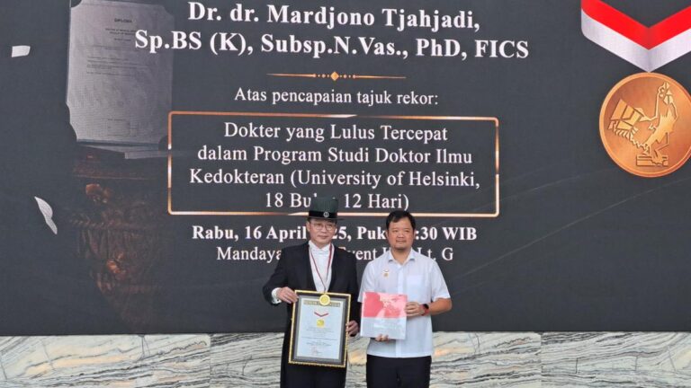 Raih Gelar Doktor dalam 18 Bulan, Sukses Dokter Bedah Saraf Joy