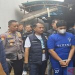 68146e2d4148b-predator-seks-di-jepara-digiring-untuk-dimasukkan-ke-mobil-tahanan_665_374.jpg