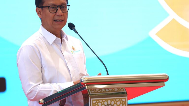 Menkes Budi Dorong Anak Daerah Sekolah Spesialis di RSUD Buton Utara