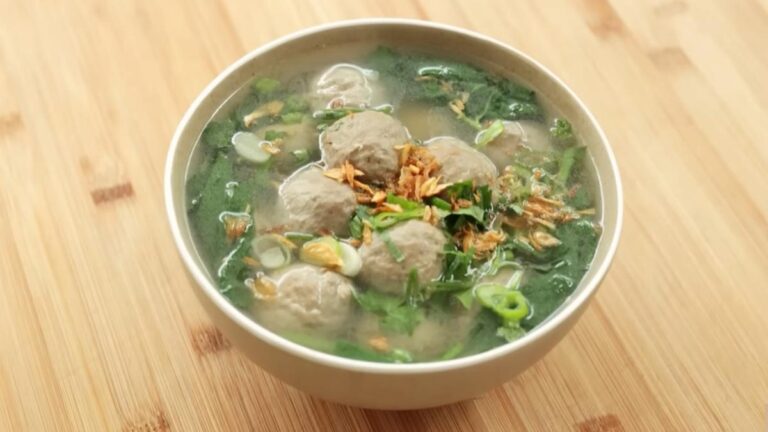 Resep Bakso Sapi Kenyal ala Devina Hermawan yang Enak