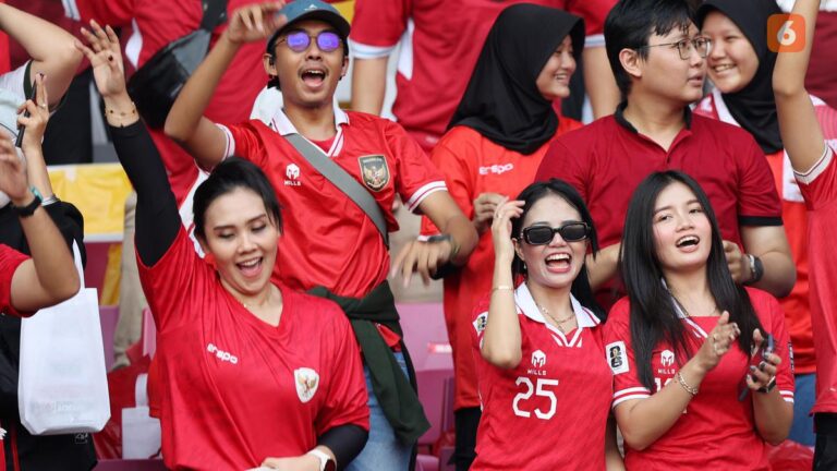 Cara Aman Menonton Timnas Indonesia vs China Agar Terhindar COVID-19