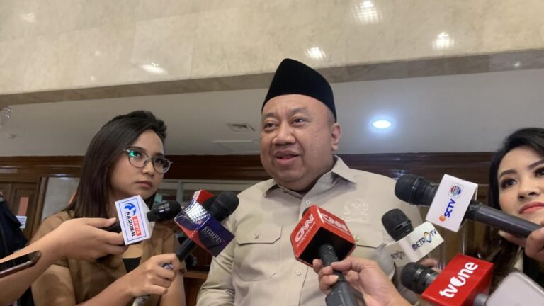 Hari Anak Nasional 2025: DPR Usulkan Kurikulum Pencegahan Pencabulan