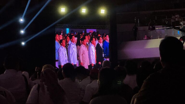 Prabowo Disambut Yel-yel Dukungan 2 Periode di Penutupan Kongres PSI