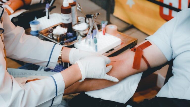 Tips Penting untuk Donor Darah Lancar
