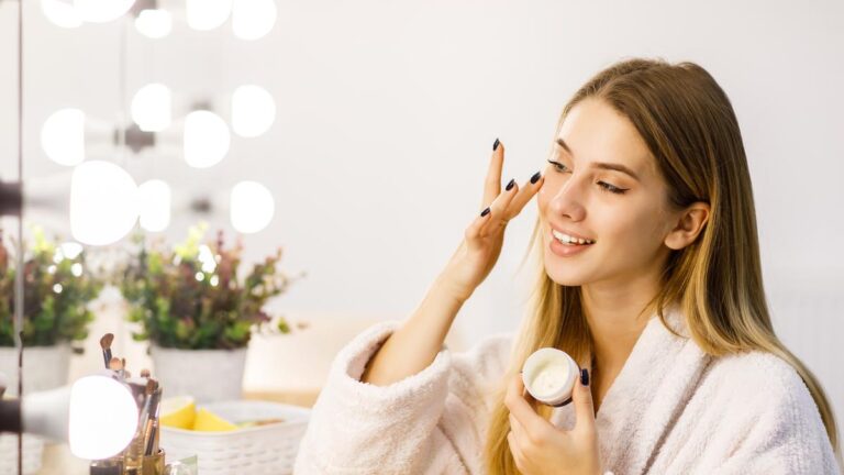 Pentingnya Memilih antara Face Oil, Sunscreen, atau Serum untuk Kulit Sehat