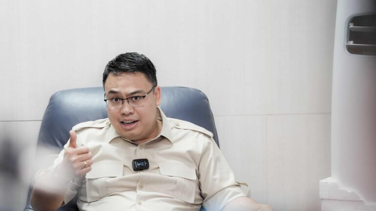 Dilantik sebagai Kepala BAKOM Pemerintah, Angga Raka Tetap Wamenkomdigi