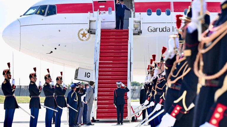 Prabowo Batalkan Kunjungan, Terbang ke China untuk Parade Militer