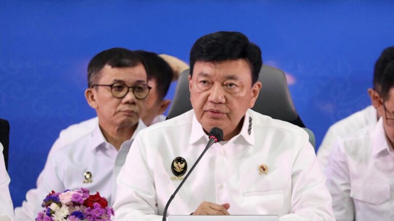 Istana Bantah Pencopotan Budi Gunawan: Analisis Kerusuhan Demo
